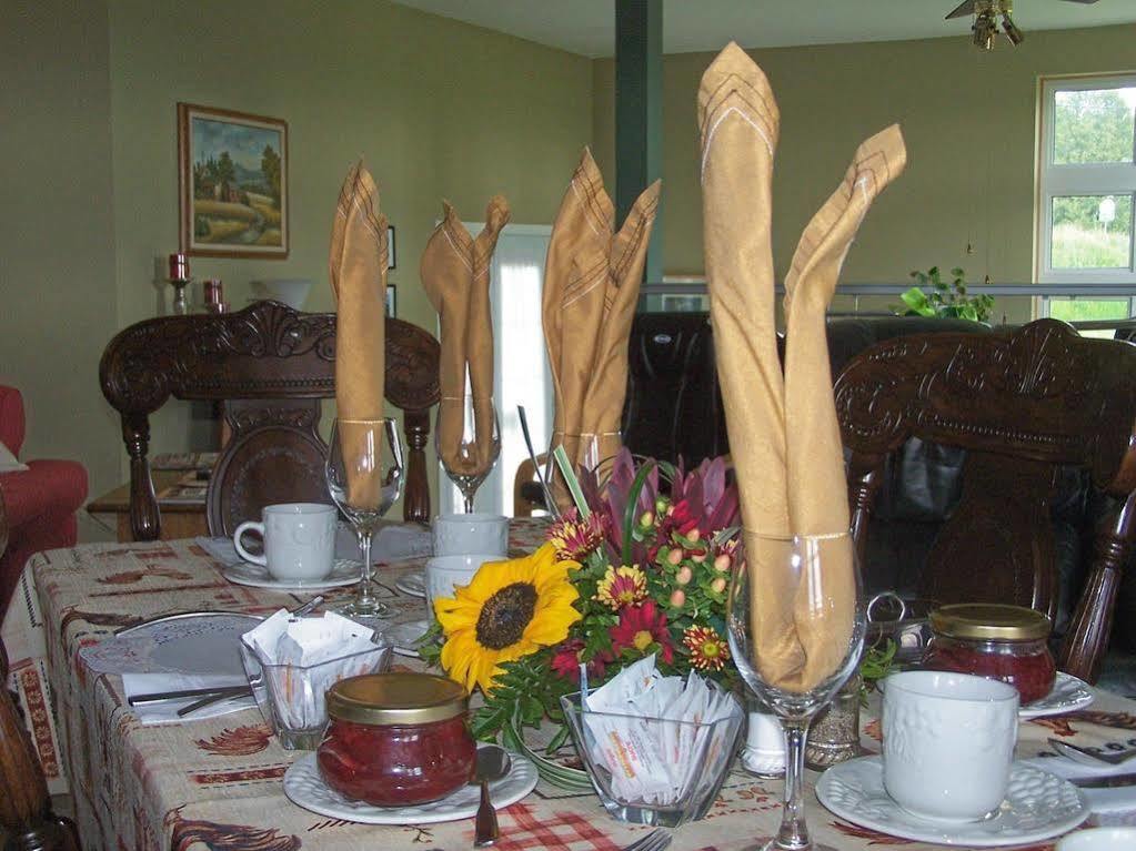 Auberge Aux Deux Peres Magog Buitenkant foto